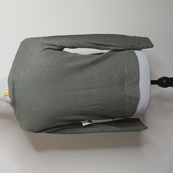 Rumi + Ryder green sweater shirt size 12-14 (small) - Picture 6 of 15